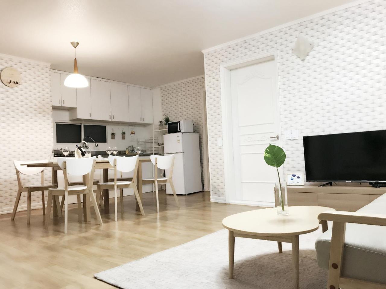Hongdae Zoe Three Room House Seoul Bagian luar foto