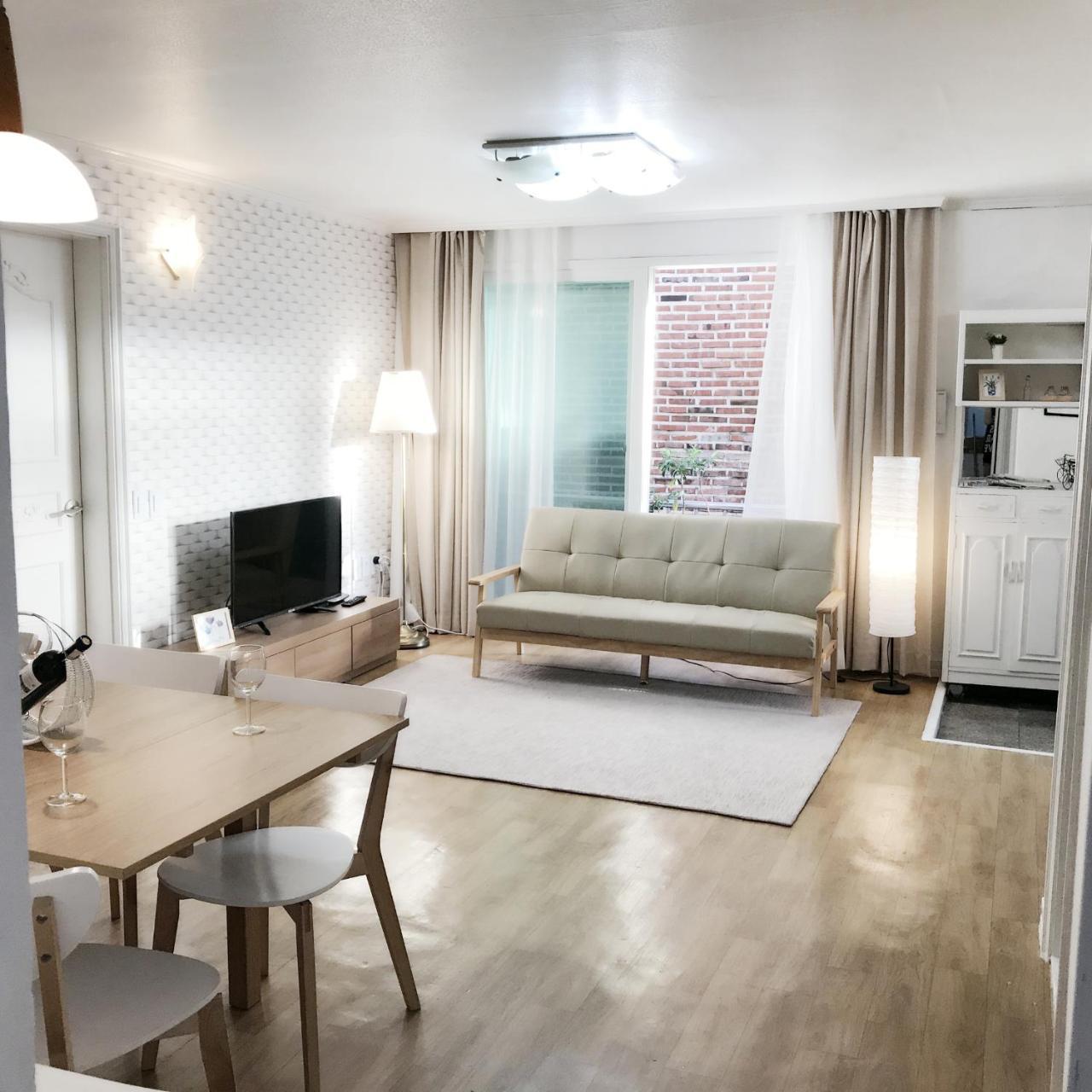 Hongdae Zoe Three Room House Seoul Bagian luar foto