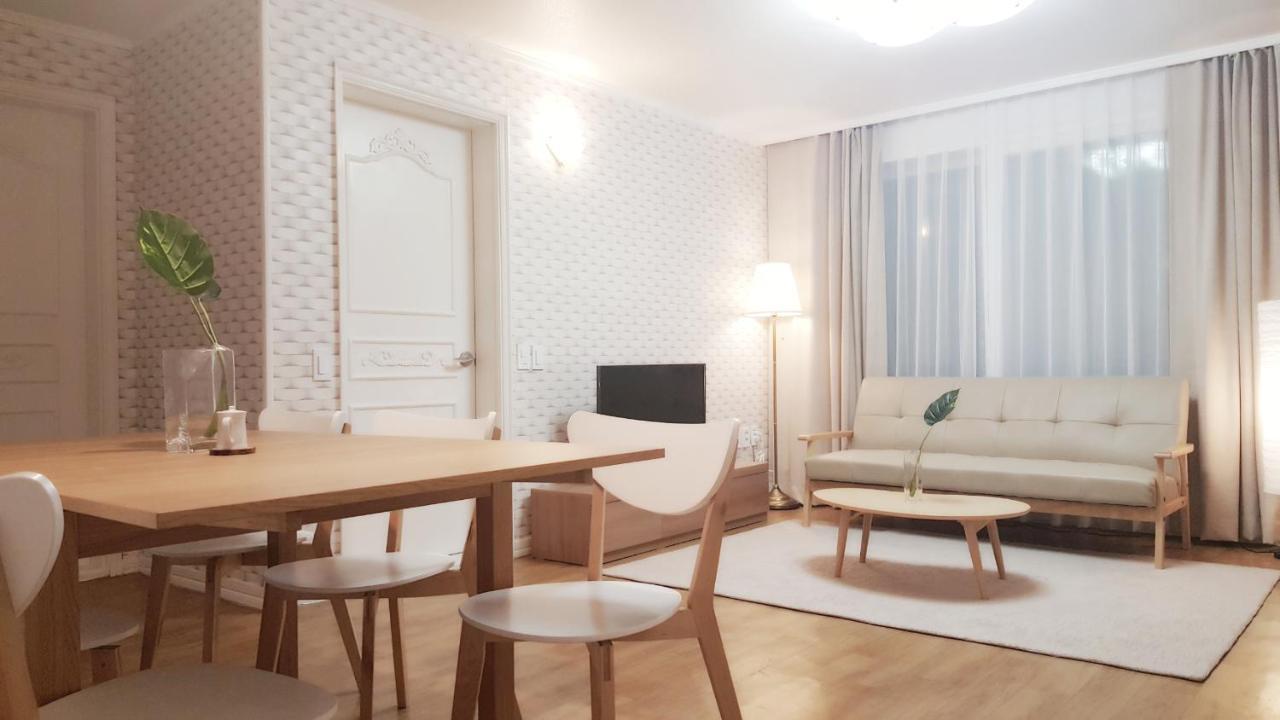 Hongdae Zoe Three Room House Seoul Bagian luar foto