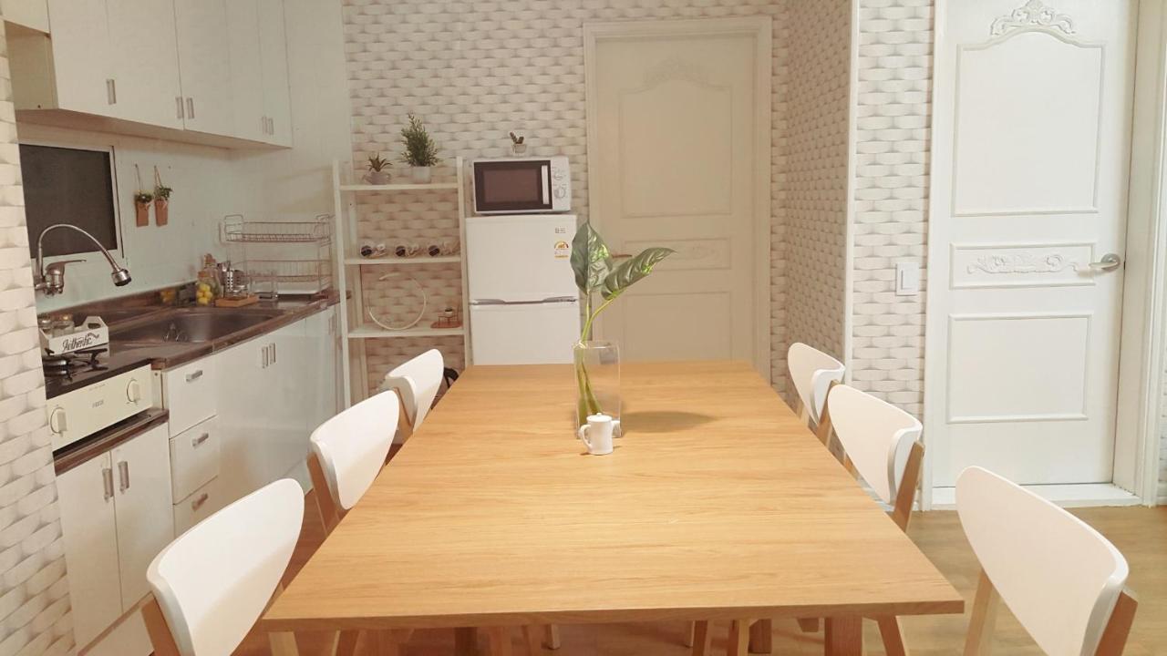 Hongdae Zoe Three Room House Seoul Bagian luar foto